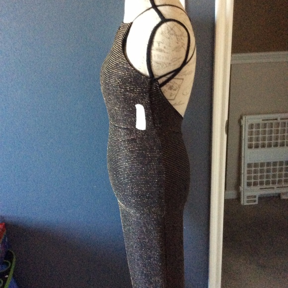 Women's Beautiful Open Back Stretched Dress Size M - Picture 3 of 6